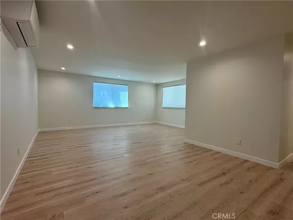 5724 Noble AVE, Van Nuys, CA 91411