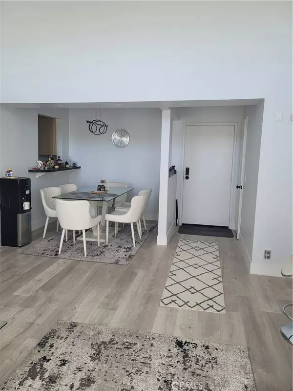 Canoga Park, CA 91304,7826 Topanga Canyon BLVD #323