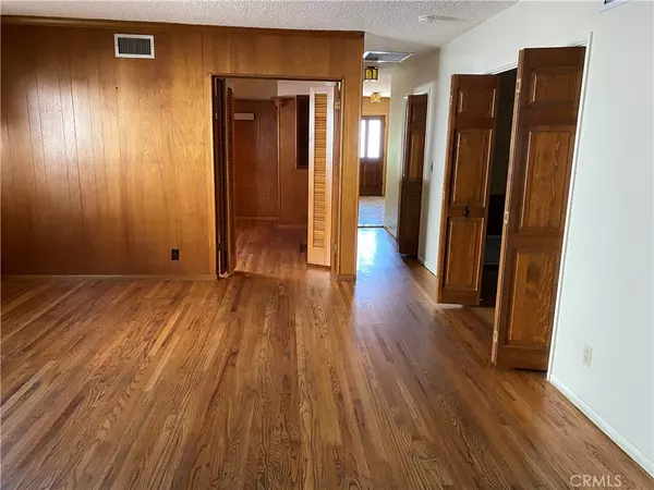 Northridge, CA 91325,18219 Rayen ST