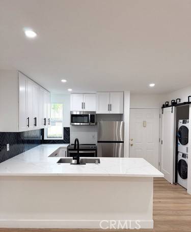 Encino, CA 91316,17000 Burbank BLVD #202