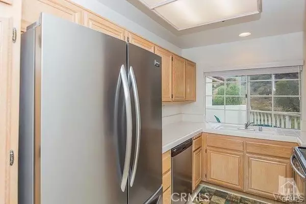 Oak Park, CA 91377,5805 Oak Bend LN #407