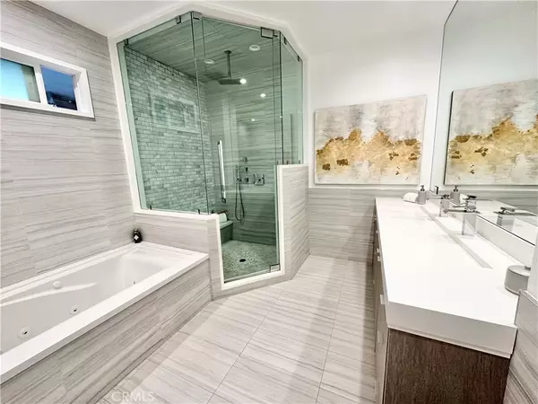 West Hills, CA 91307,23026 Mobile ST