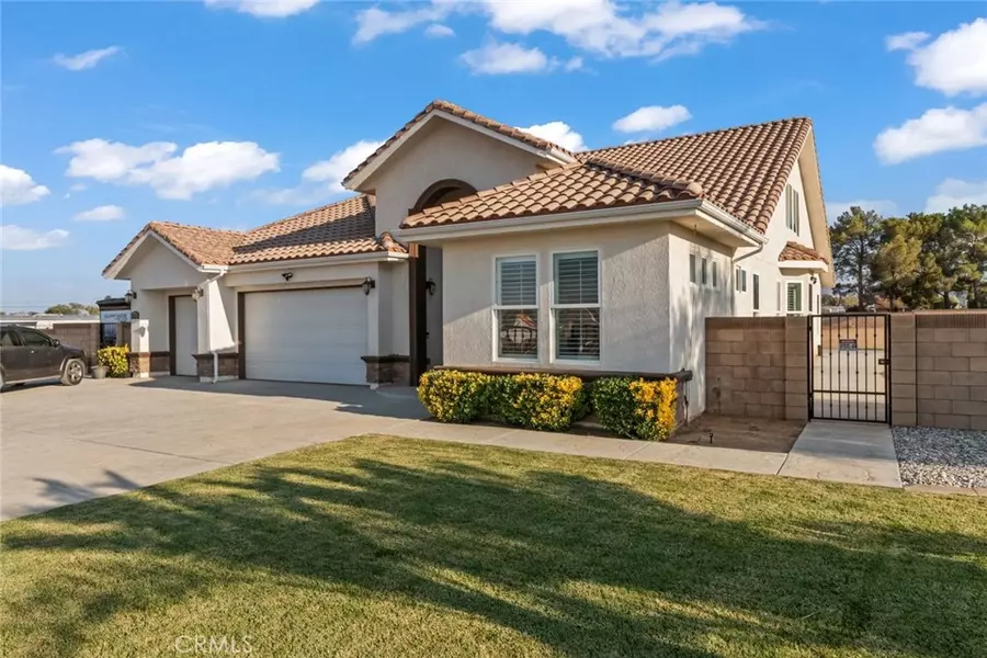 1532 W Avenue N, Palmdale, CA 93551