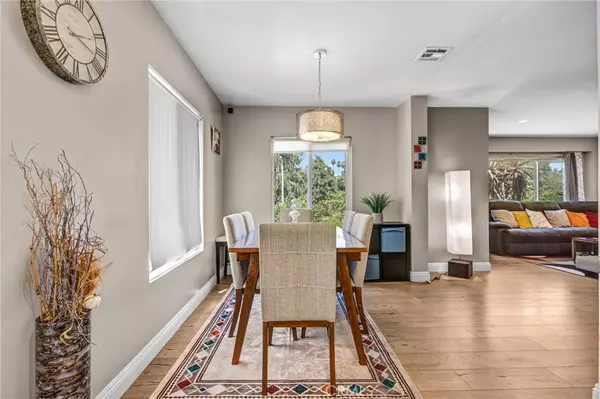 Encino, CA 91316,18026 Duncan ST
