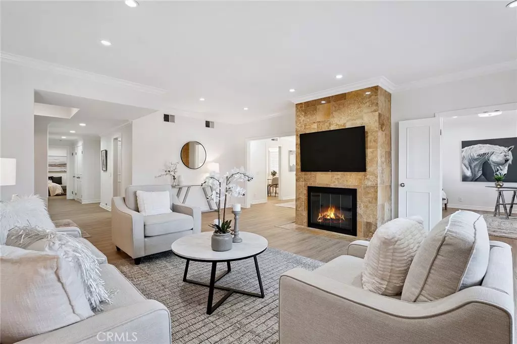 Encino, CA 91316,5416 Zelzah Avenue #202