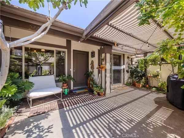 25786 Vista Fairways DR, Valencia, CA 91355