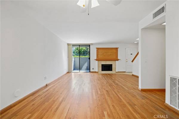 West Hills, CA 91307,23549 Victory BLVD #15