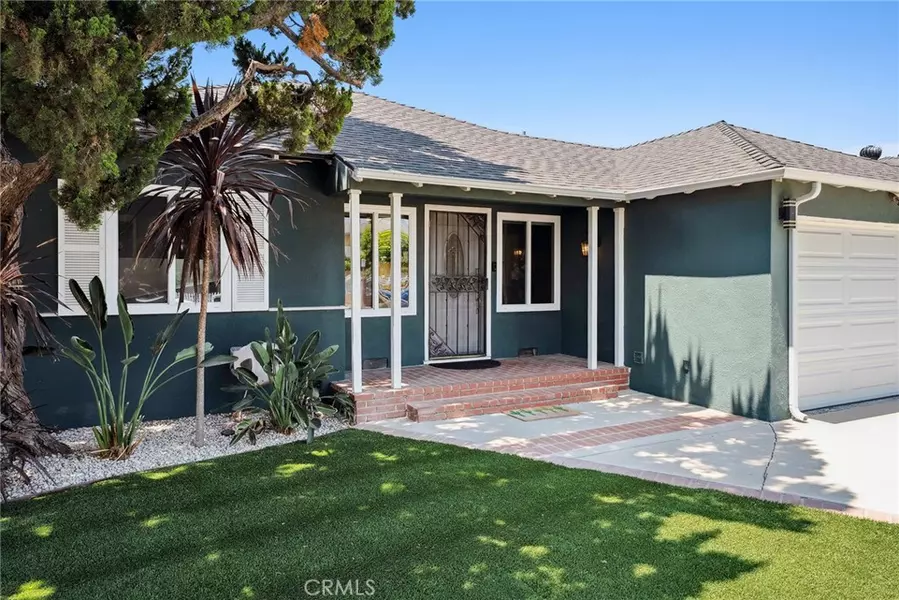 6451 Riverton AVE, North Hollywood, CA 91606