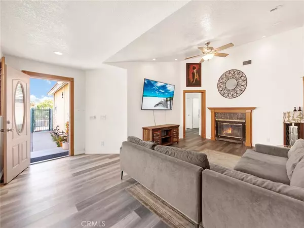 Palmdale, CA 93550,2048 E Avenue R4