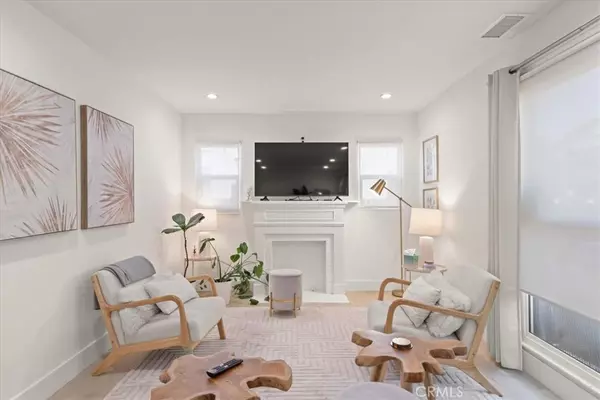 4616 Rosewood AVE, Los Angeles, CA 90004