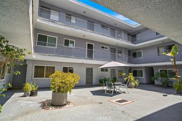 Sherman Oaks, CA 91423,14414 Addison ST #17