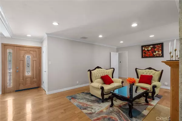 Northridge, CA 91324,8957 Eames AVE