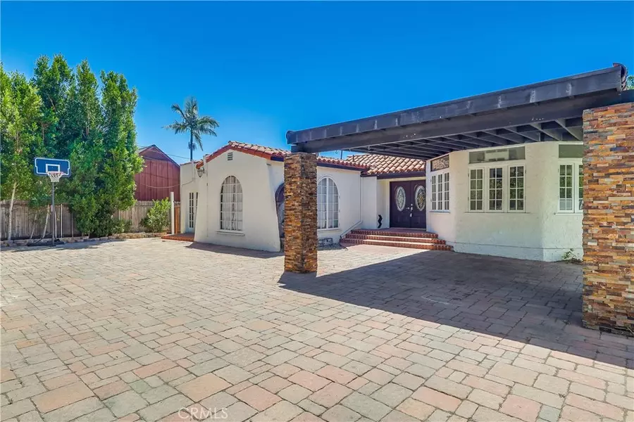 4725 Morella AVE, Valley Village, CA 91607