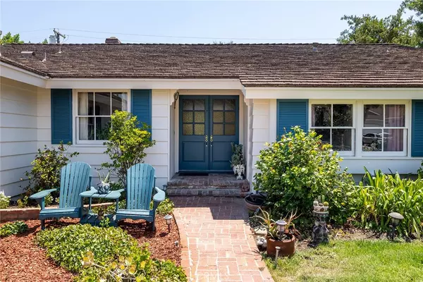 Woodland Hills, CA 91367,23856 Aetna ST