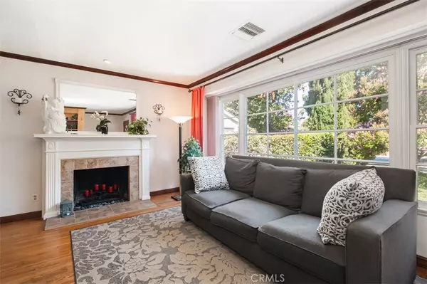 22046 Buena Ventura ST, Woodland Hills, CA 91364