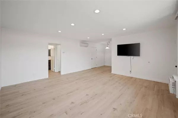Panorama City, CA 91402,8800 Cedros AVE #204