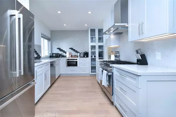 Los Angeles, CA 90068,3935 Kentucky DR