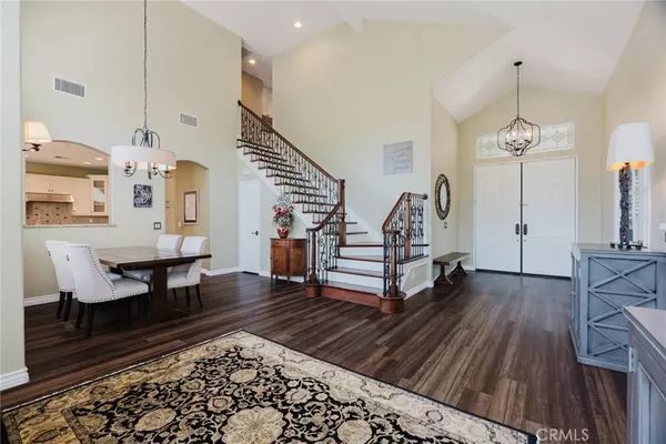 Valencia, CA 91354,23737 Falcon Crest PL