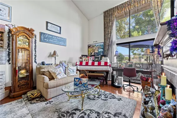 Valencia, CA 91355,23216 Kimmore #46