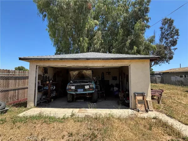 Norco, CA 92860,4125 Center AVE