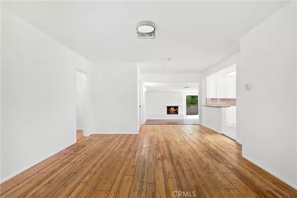 Encino, CA 91316,6230 Zelzah AVE