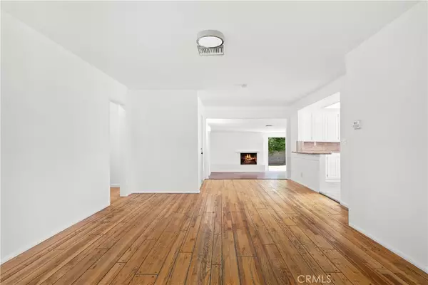 Encino, CA 91316,6230 Zelzah AVE