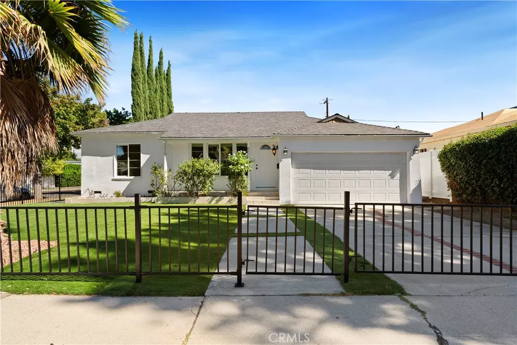 Encino, CA 91316,6230 Zelzah AVE