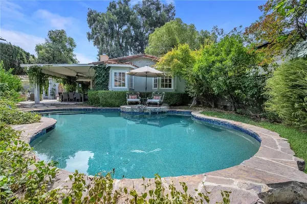 22015 Independencia ST, Woodland Hills, CA 91364