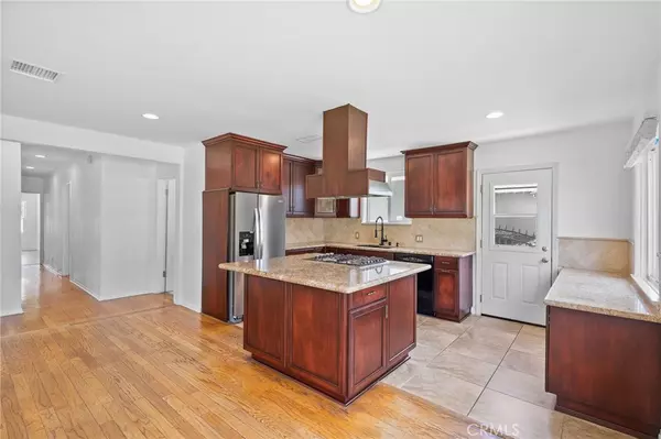 Canoga Park, CA 91304,7767 Independence AVE