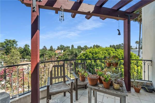 Studio City, CA 91604,12050 Guerin #PH2