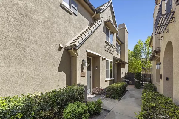 28385 Mirabelle LN, Saugus, CA 91350