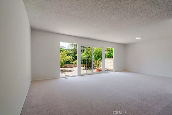 Torrance, CA 90503,4906 Garnet ST