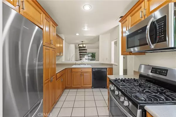 Valencia, CA 91355,24029 Arroyo Park DR #10