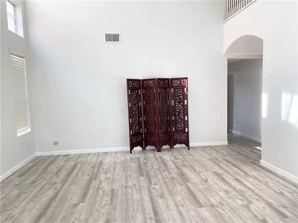 Fontana, CA 92336,5433 Grand Prix CT