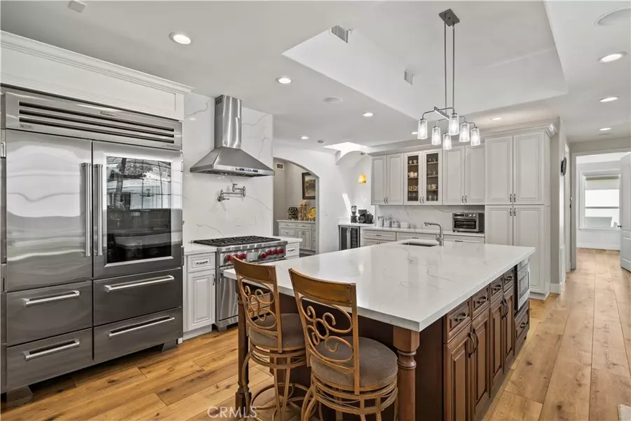 8944 Enfield, Sherwood Forest, CA 91325