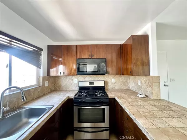 North Hollywood, CA 91601,5253 3/4 Denny Ave
