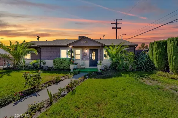 8253 Beeman AVE, North Hollywood, CA 91605