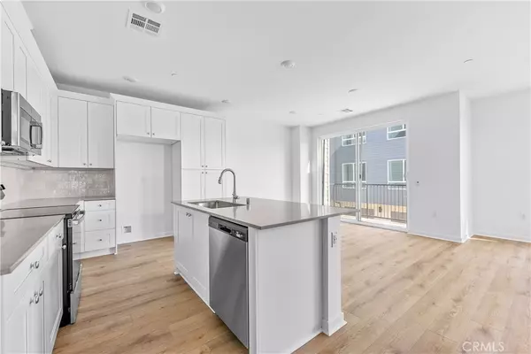 9423 1/2 N Sepulveda Blvd. #6, North Hills, CA 91343