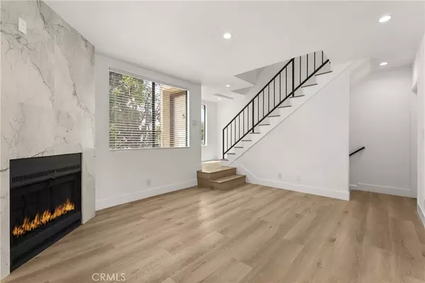 21720 Hart ST #5, Canoga Park, CA 91303