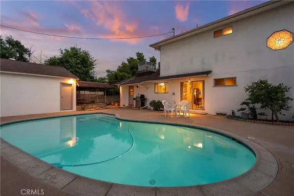 North Hollywood, CA 91605,12417 Burton ST