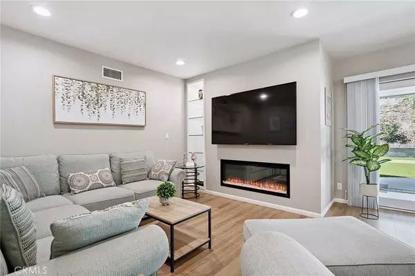 Woodland Hills, CA 91367,5929 Adler AVE