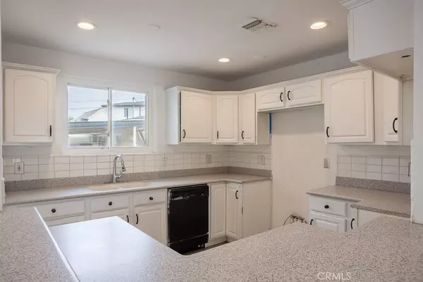 North Hollywood, CA 91605,12561 Willard ST