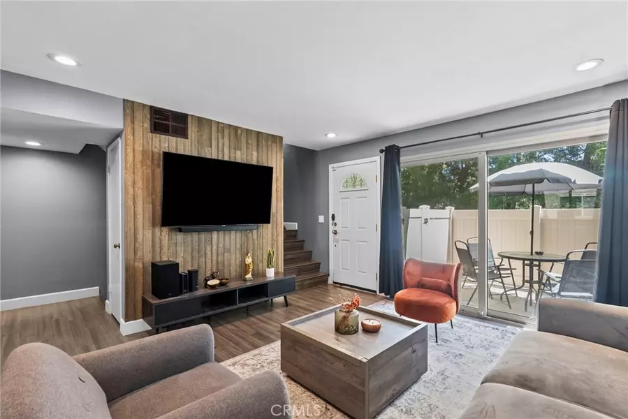 10155 De Soto AVE #104, Chatsworth, CA 91311