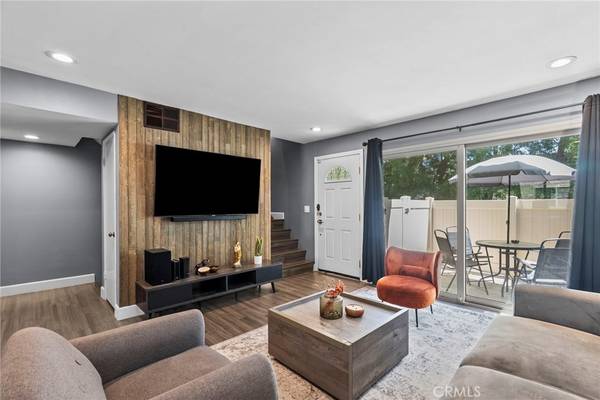 10155 De Soto AVE #104, Chatsworth, CA 91311