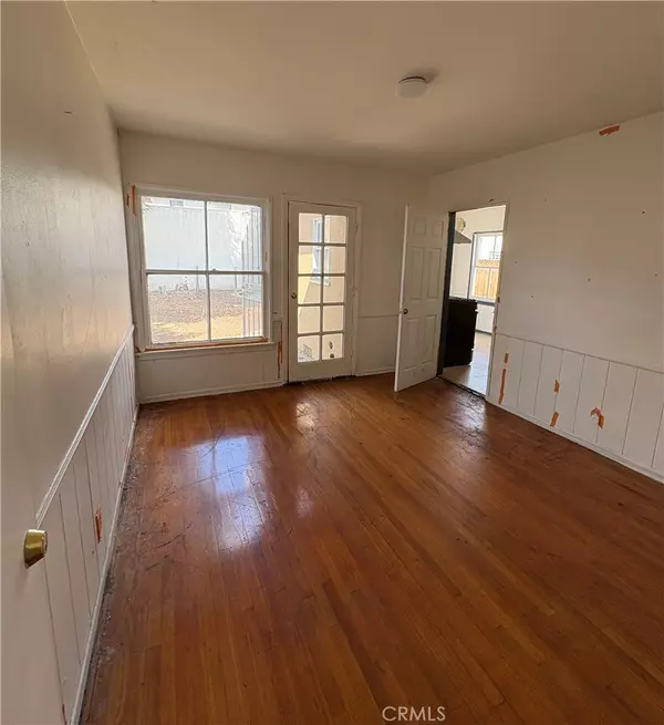 Van Nuys, CA 91406,15445 Archwood ST