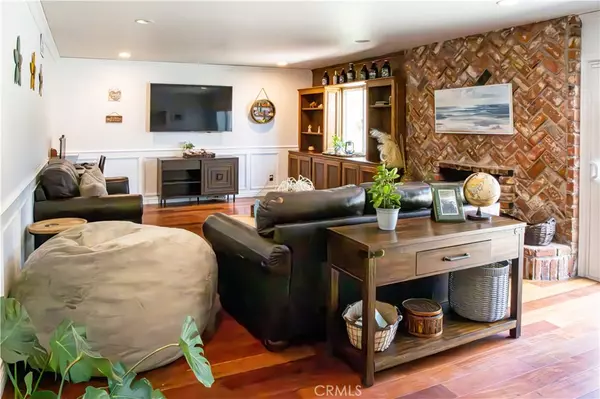 Newbury Park, CA 91320,59 Sandra CT