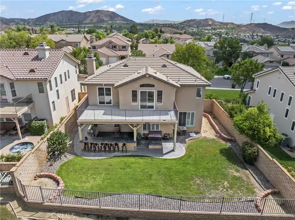 Saugus, CA 91390,22939 Raintree LN