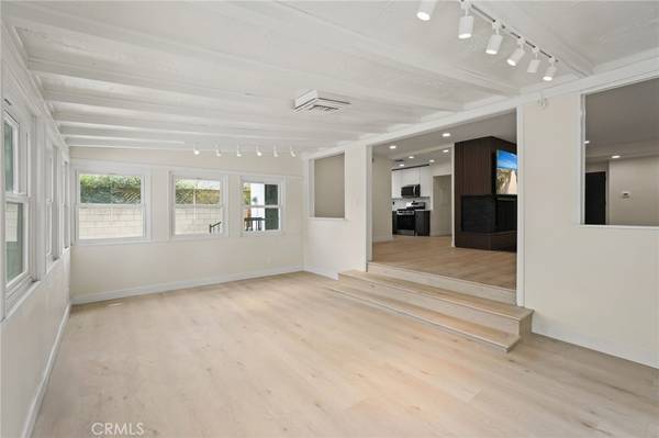 Reseda, CA 91335,6556 Corbin AVE