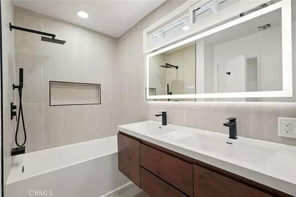 Reseda, CA 91335,6556 Corbin AVE