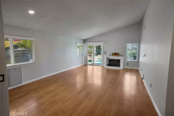 Valencia, CA 91354,23121 Magnolia Glen DR